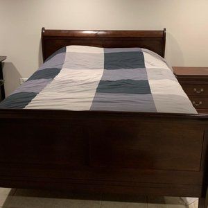 Queen Bed with mattress + night stand + dresser. Very good condition.